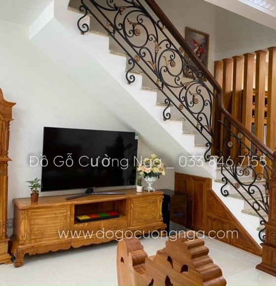 Kệ tivi gỗ Gõ Đỏ cao cấp giao khách  