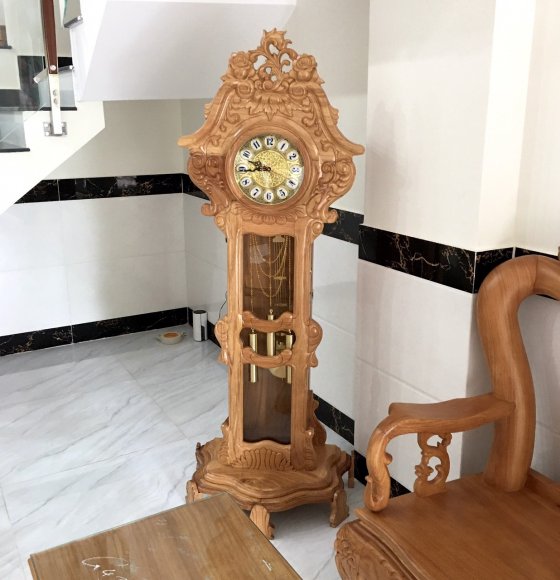 Đồ Hồ Cậy Gỗ Gõ Đỏ Mẫu Hoa Lá Tây Giao Khách 
