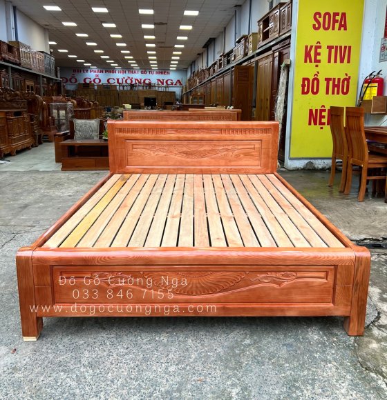 Giường gỗ Sồi Nga vạt lan màu cánh gián - hoa lan 