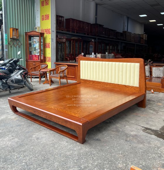 Giường Ngủ Kiểu Nhật Chân Quỳ Gỗ Sồi Nga Lau Màu Bọc Nệm