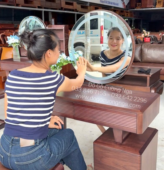Bàn Trang Điểm Gỗ Óc Chó Gương LED Tròn Đơn Giản 1m 